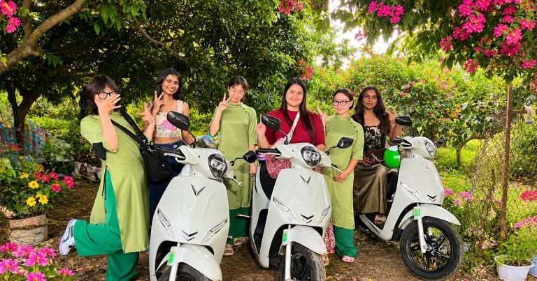 Hanoi City Tour with Green Sisters: Female-Led Eco Scooter Journeys