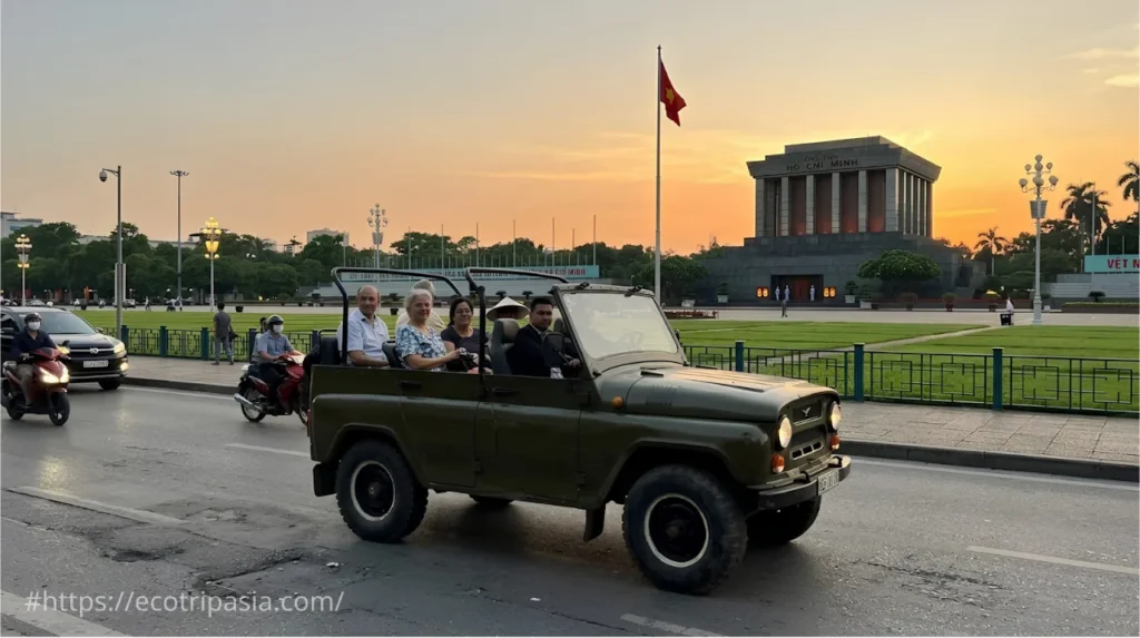 Hanói en jeep medio día con comida local