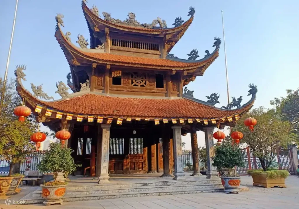 Hanoi Instagram Tour B52 Lake Huu Tiep Story