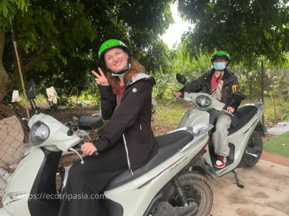 Hanoi Motorbike With Female Riders Tour To Bat Trang Pottery Village 11 — female riders bat trang tour by Eco Trip Asia