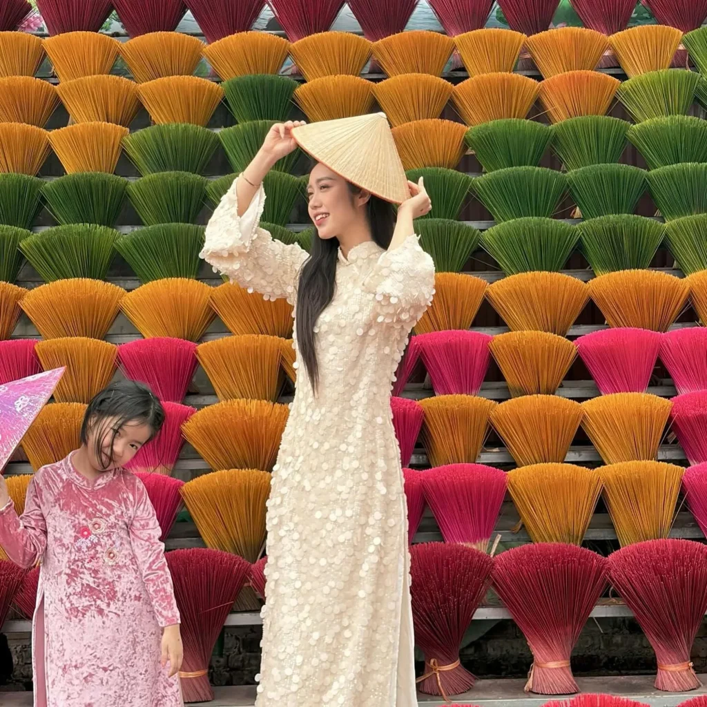 Hanoi Quang Phu Cau Colorful Incense Dyeing Process