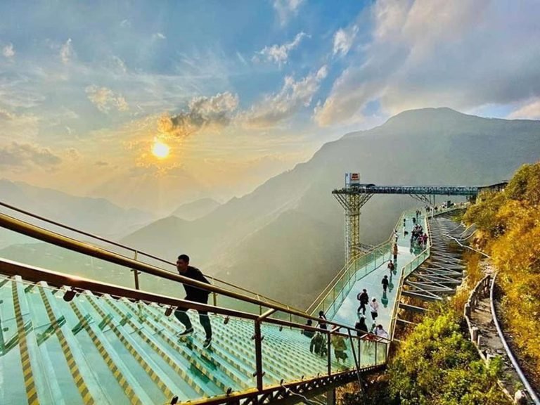 Sapa Jeep Tour: O Quy Ho Pass, Silver Waterfall & Rong May Glass Bridge — 1