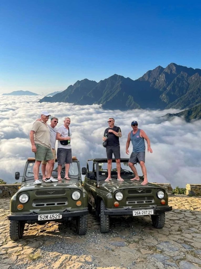 Sapa Jeep-Tour: O-Quy-Ho-Pass, Silberwasserfall & Rong-May-Glasbrücke